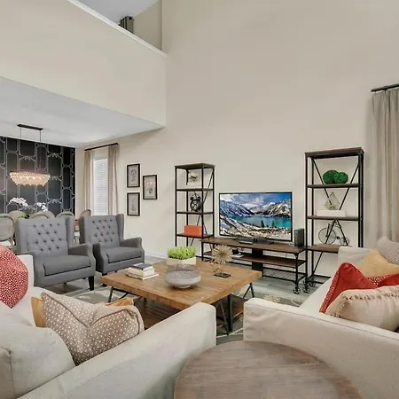 Five Bedrooms Single Family 4759
